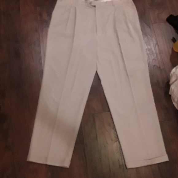 FLASH SALE Bill Blass Tan Dress Pants. Excellent - Picture 5 of 8